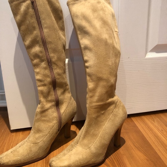 Sq toe, gently worn, knee high suede boots, size 6 - Picture 2 of 5